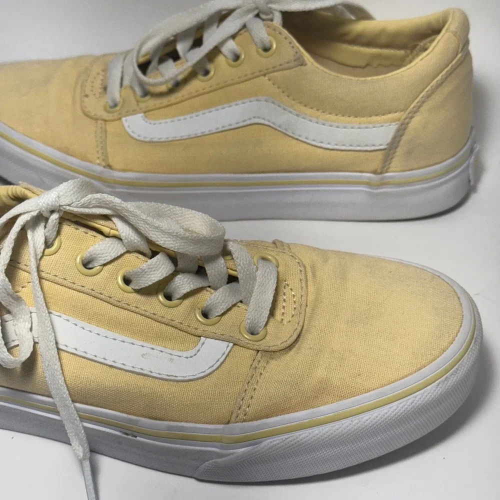 Vans Ward Low Top‎ Pale Yellow Canvas Skate Shoes Womens 7.5 500714